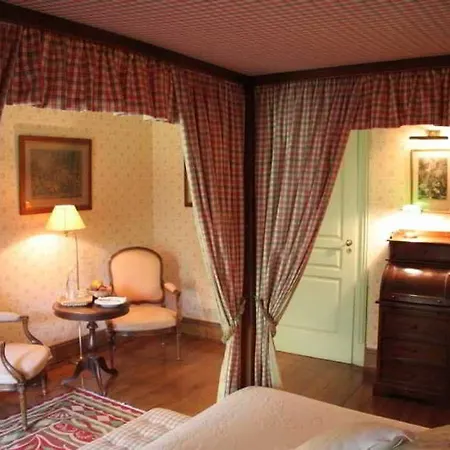 Chateau De La Tour Du Puits 4* Coise-Saint-Jean-Pied-Gauthier