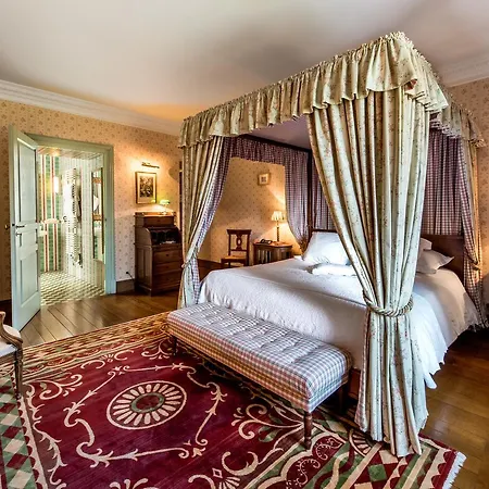 Hotel Chateau De La Tour Du Puits 4*