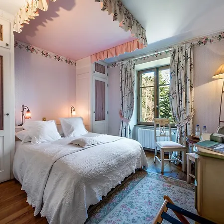 Chateau De La Tour Du Puits Hotel 4*