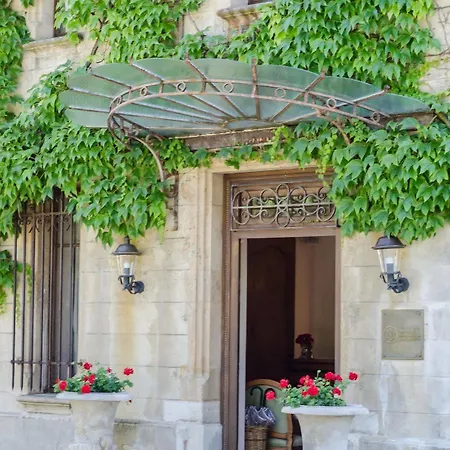 Chateau De La Tour Du Puits 4*
