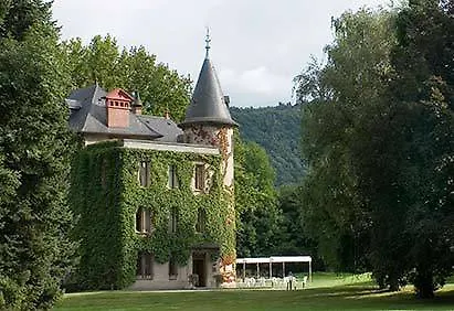 Chateau De La Tour Du Puits