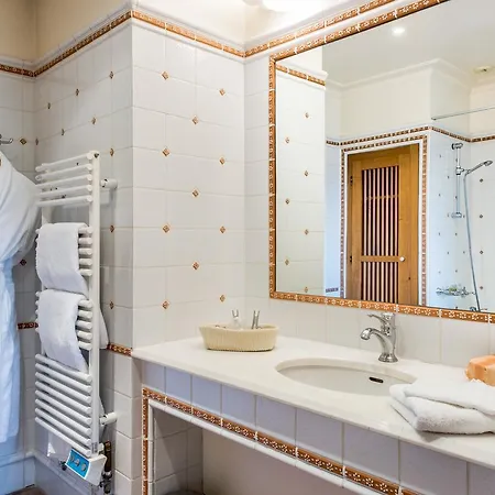 Chateau De La Tour Du Puits Hotel 4*