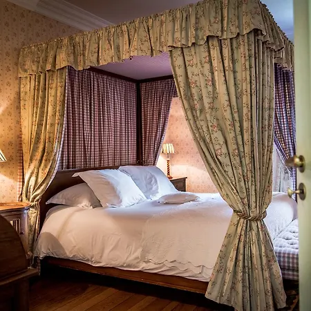 Chateau De La Tour Du Puits Hotel