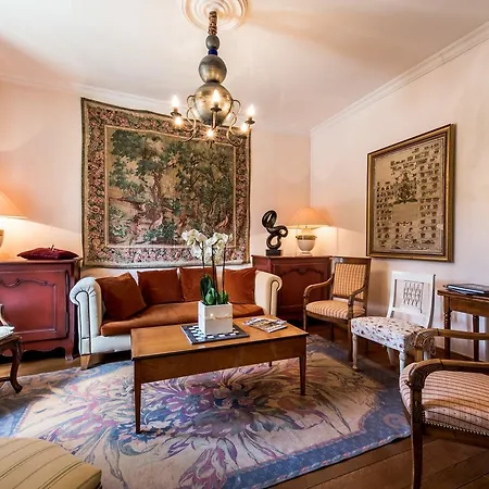 Chateau De La Tour Du Puits 4*