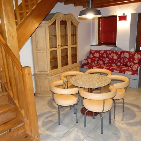 Chateau De La Tour Du Puits 4*